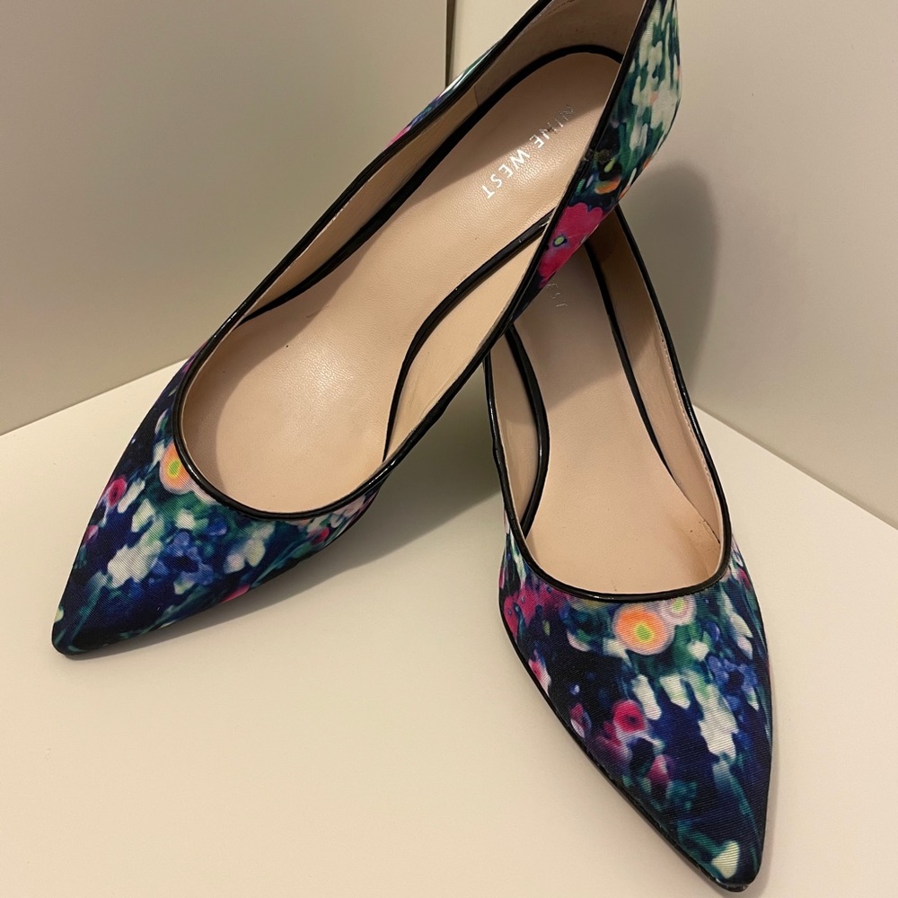 Nine west water color floral pump shoes size 8